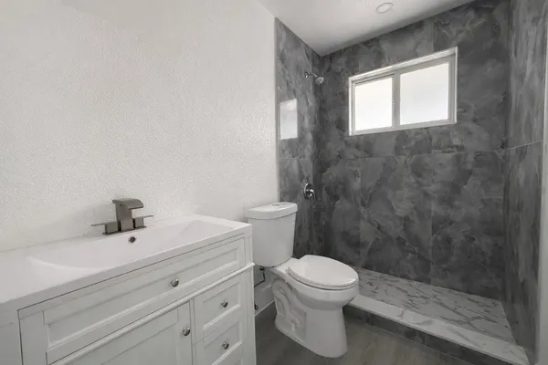 $2,300 | 2807 Reo Lane, Unit 1, Palm Springs, FL 33461