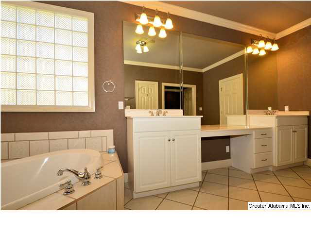 315 Christopher Cove Sterrett, AL 35147 - Photo 17 of 32