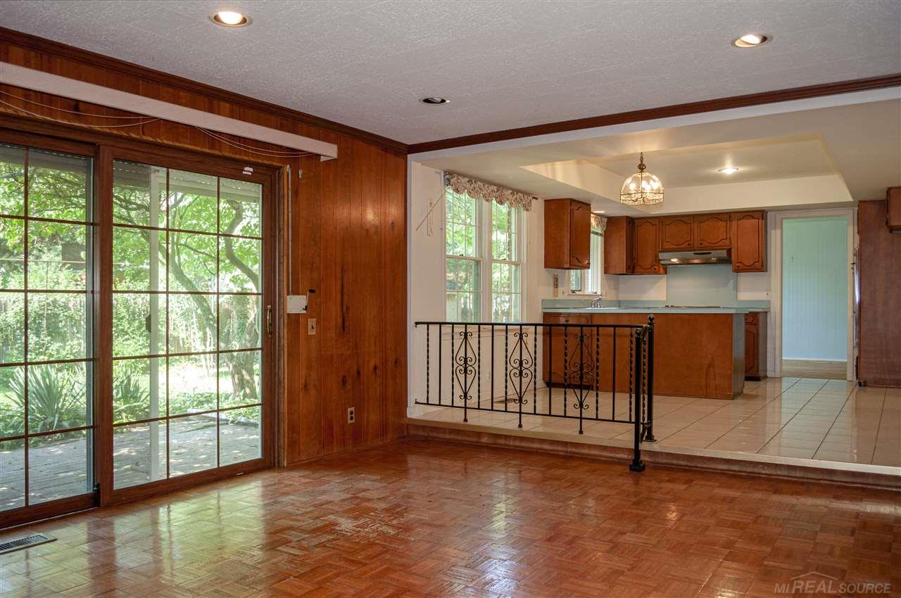921 Cook Grosse Pointe, MI 48236 - Photo 12 of 26