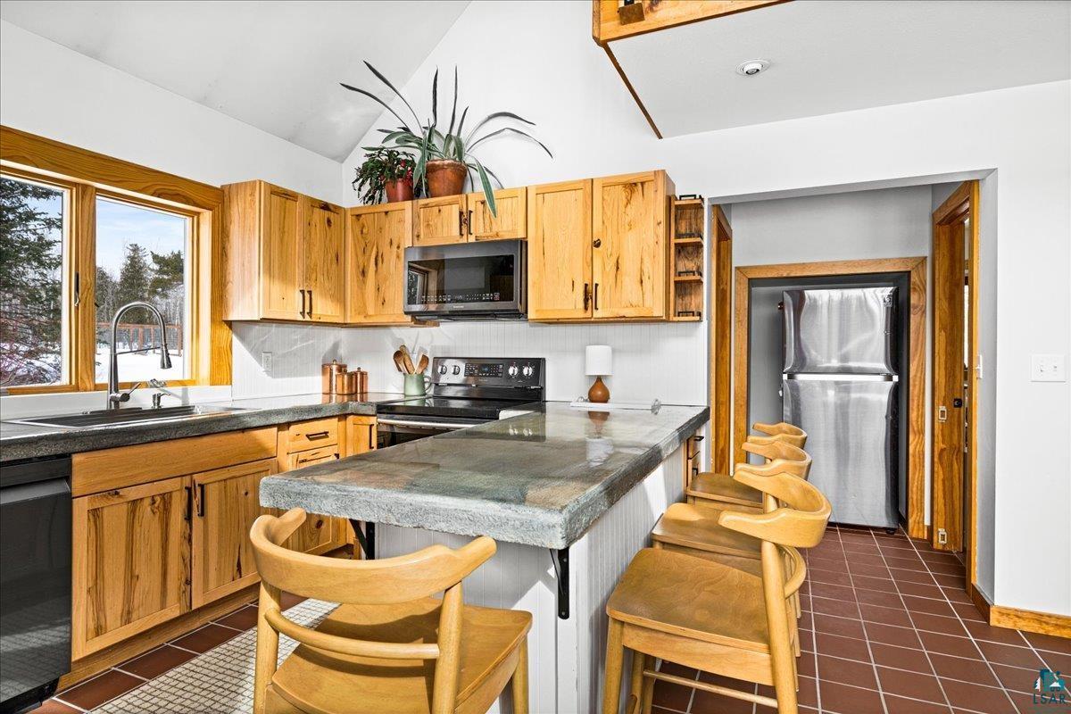 2253 Fors Road Two Harbors, MN 55616 - Photo 4 of 32