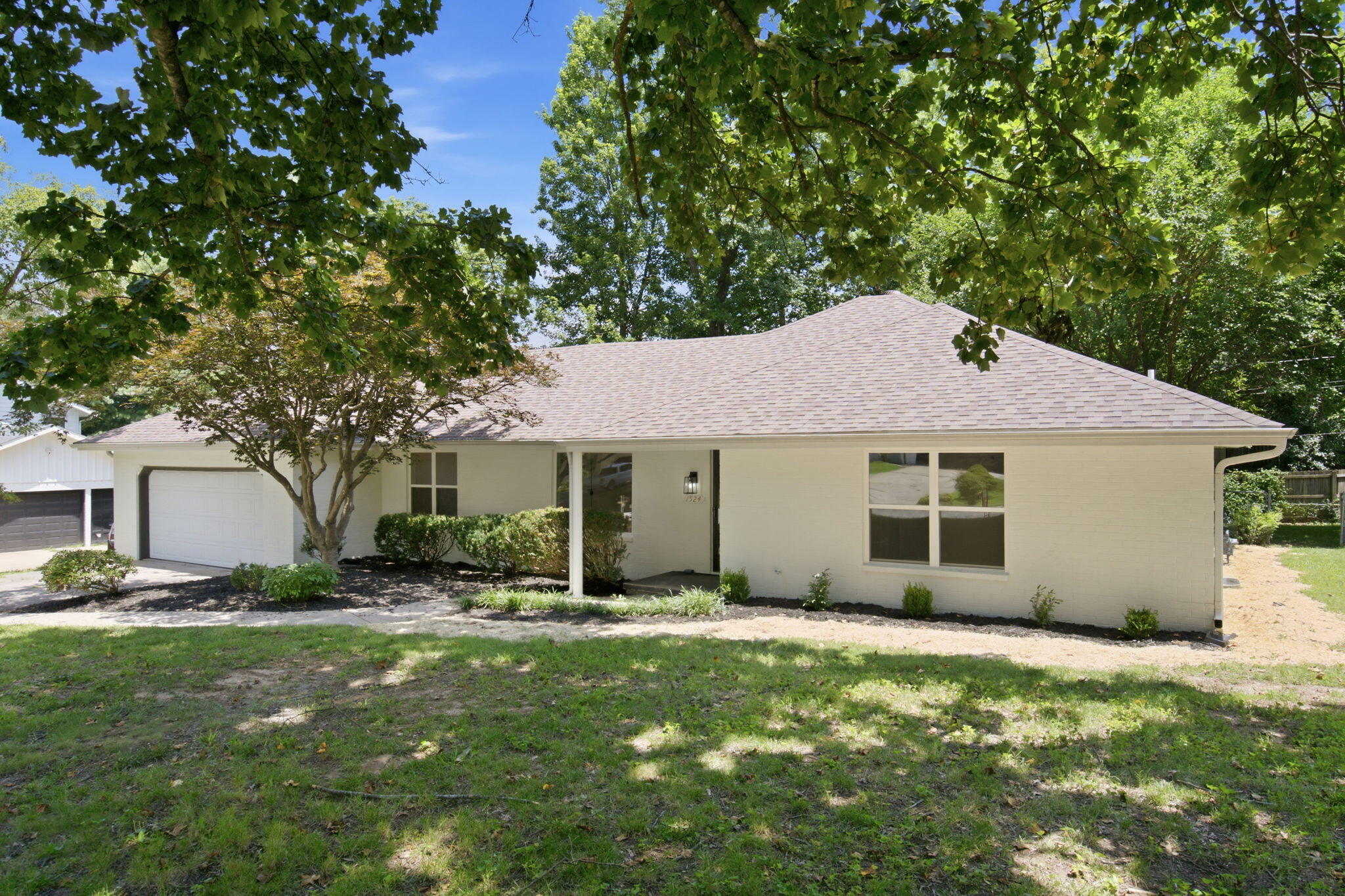 1524 South Charing Avenue Springfield, MO 65809 - Photo 2 of 34 4-web-or-mls-002_HWJ02750