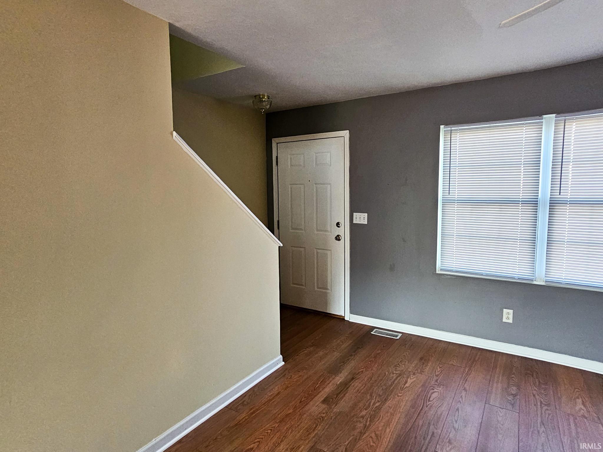 3987 South Cramer Circle Bloomington, IN 47403 - Photo 4 of 19