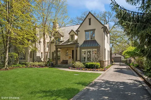 $2,199,000 | 390 Hawthorn Lane, Winnetka, IL 60093