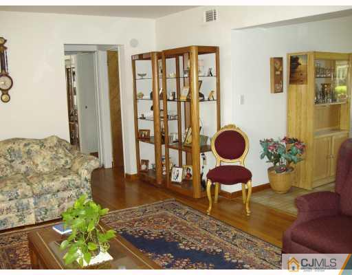 170 Evergreen Road, Unit 13A Metuchen, NJ 08840 - Photo 3 of 10 Gallery Image 3