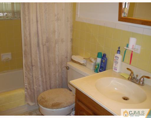 170 Evergreen Road, Unit 13A Metuchen, NJ 08840 - Photo 8 of 10 Gallery Image 8