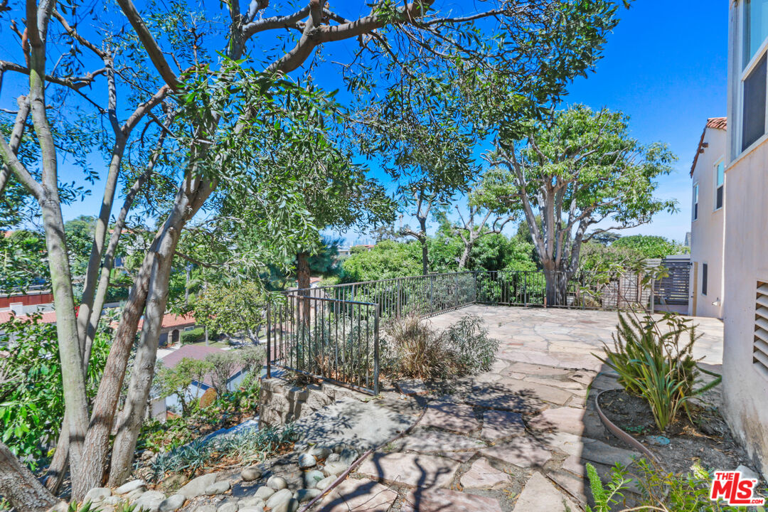 3851 Olympiad Drive View Park, CA 90043 - Photo 34 of 35