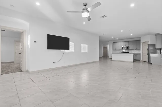 $2,400 | 5014 Pne Hvn Lane, Fresno, TX 77545