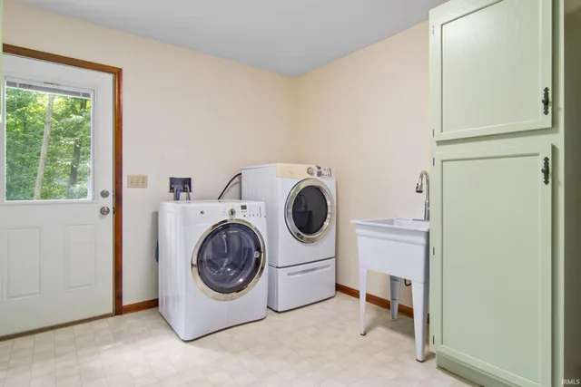 $529,000 | 2299 Brown Chapel Road, Boonville, IN 47601