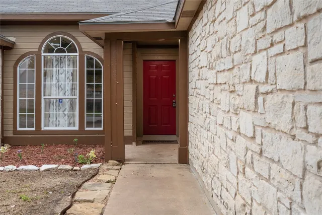 a view of entrance door of the house