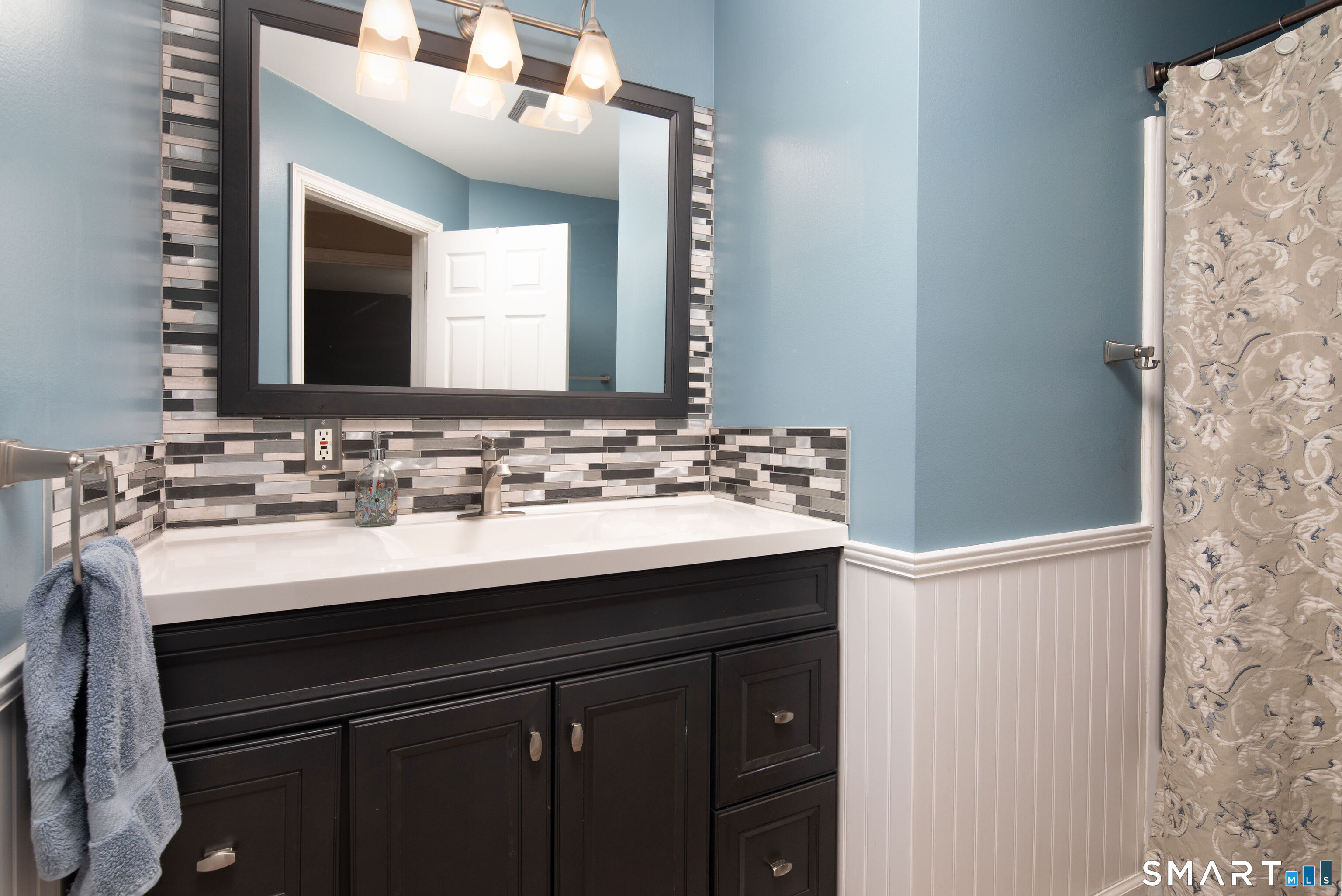 27 Smoke Ridge Drive Sherman, CT 06784 - Photo 27 of 40 There is a well adorned second primary suite bathroom.