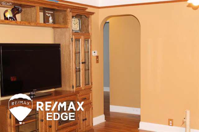 4354 Van Slyke Road Flint, MI 48507 - Photo 4 of 35 21212827-3.JPG