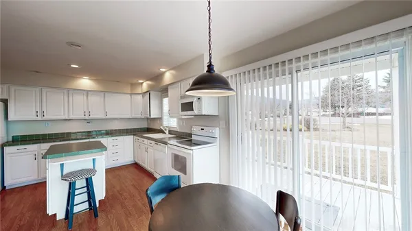 $179,500 | 6679 Daffodil Drive, Bath, NY 14810