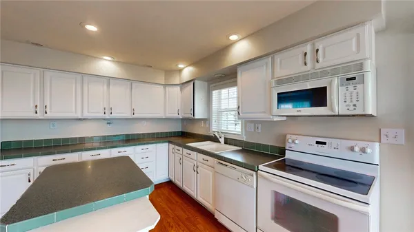 $179,500 | 6679 Daffodil Drive, Bath, NY 14810