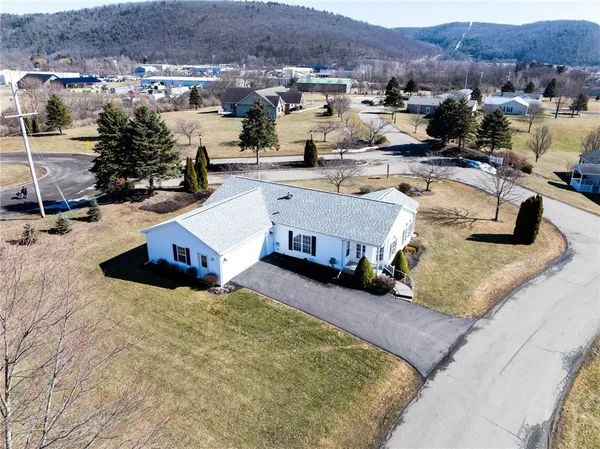 $179,500 | 6679 Daffodil Drive, Bath, NY 14810