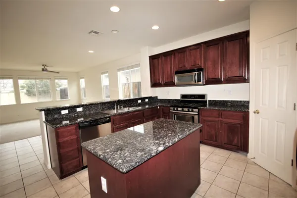 $498,000 | 20625 Sarazen Place, Patterson, CA 95363