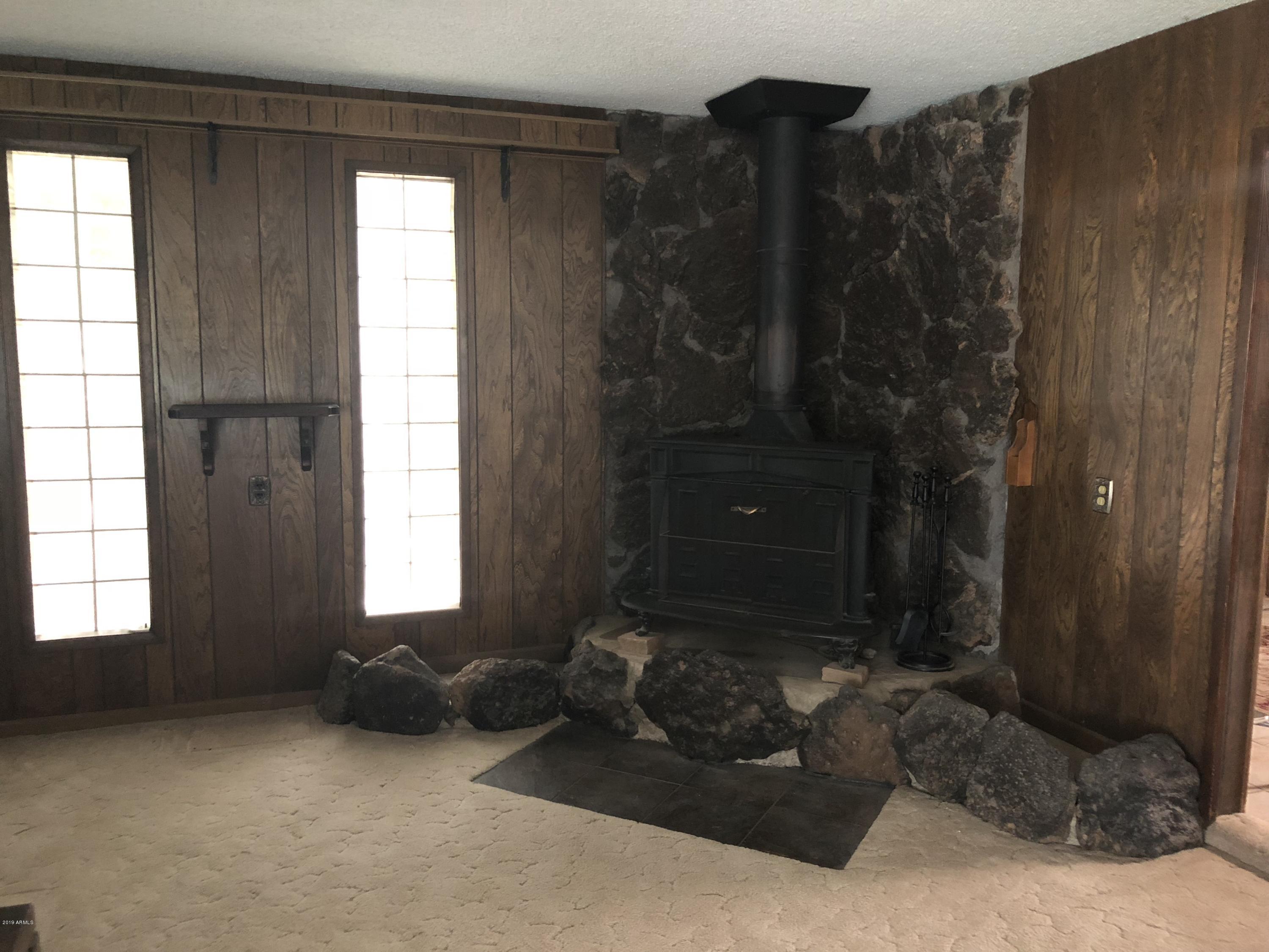 3219 West Hearn Road Phoenix, AZ 85053 - Photo 4 of 22 FAM RM- 3219 W. Hearn