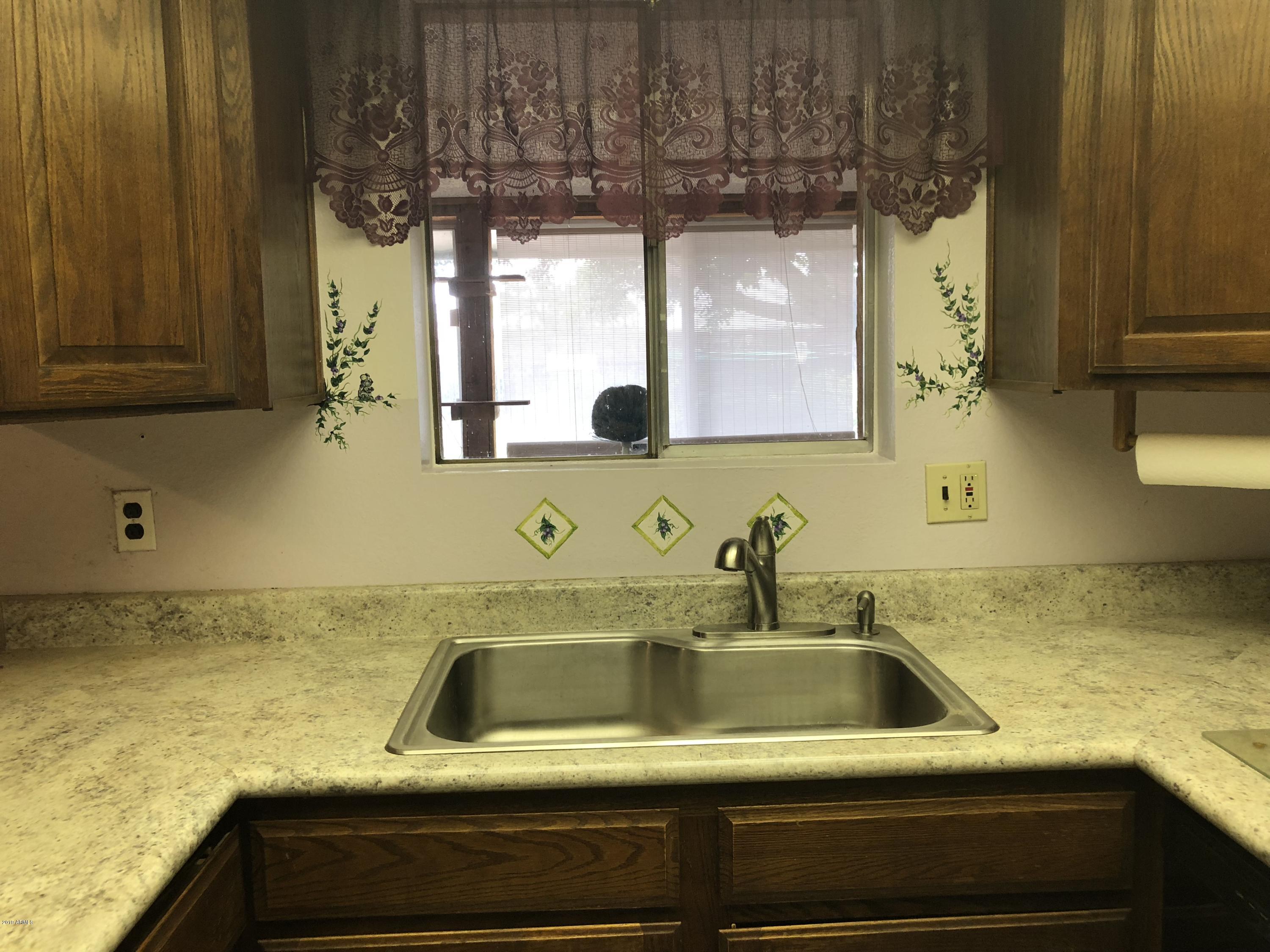 3219 West Hearn Road Phoenix, AZ 85053 - Photo 10 of 22 Kit 5 - 3219 W. Hearn