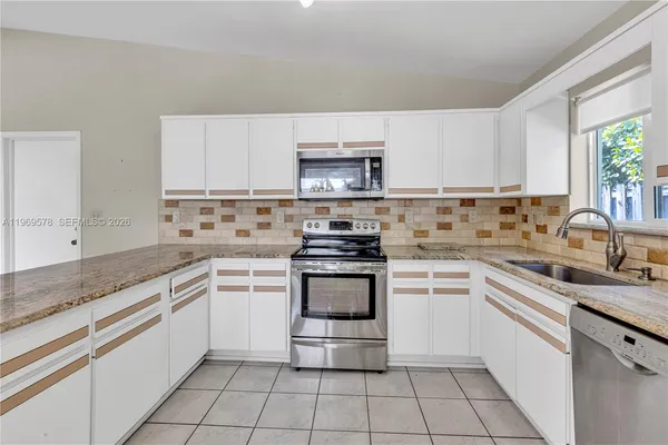 $4,750 | 8531 Southwest 12th Street, Miami, FL 33144