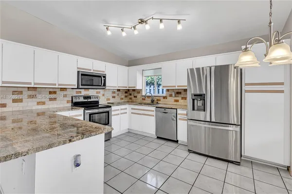 $4,750 | 8531 Southwest 12th Street, Miami, FL 33144