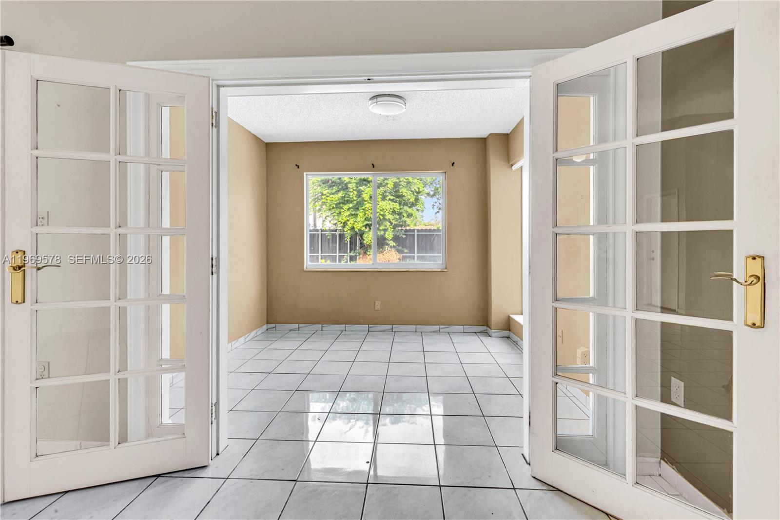 8531 Southwest 12th Street Miami, FL 33144 - Photo 17 of 34