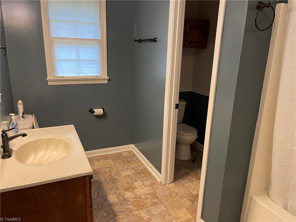 1667 Bryant Road Mount Airy, NC 27030 - Photo 11 of 22 Gallery Image 11