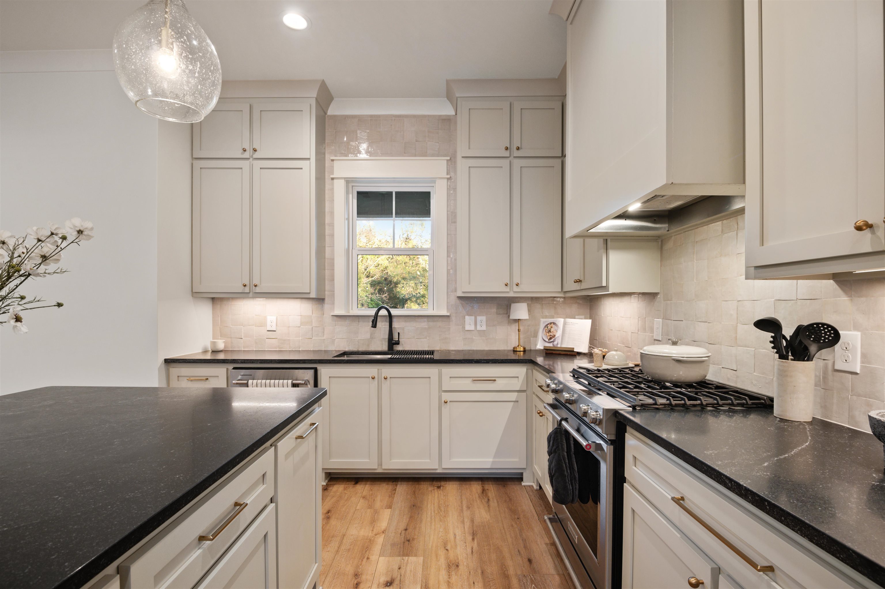 312 Pecan Ridge Boulevard Fairhope, AL 36532 - Photo 14 of 43 Kitchen