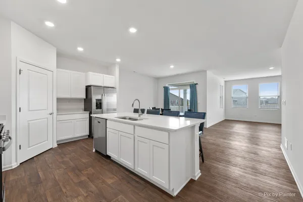 $450,000 | 927 Plateau Drive, Pingree Grove, IL 60140