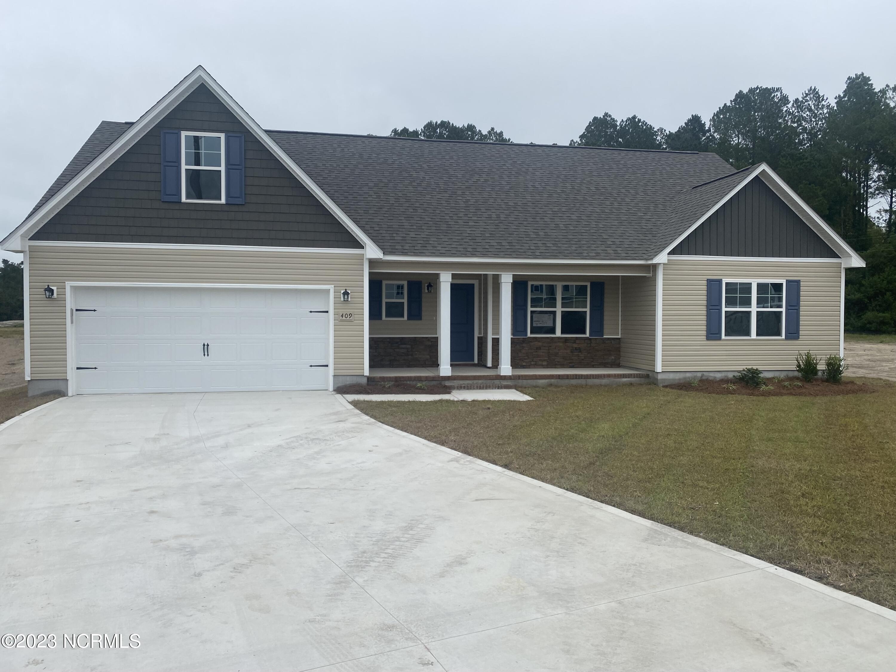 409 Silverstone Place Hubert, NC 28539 - Photo 1 of 29 2-4E41-AE48-769B89ADE306