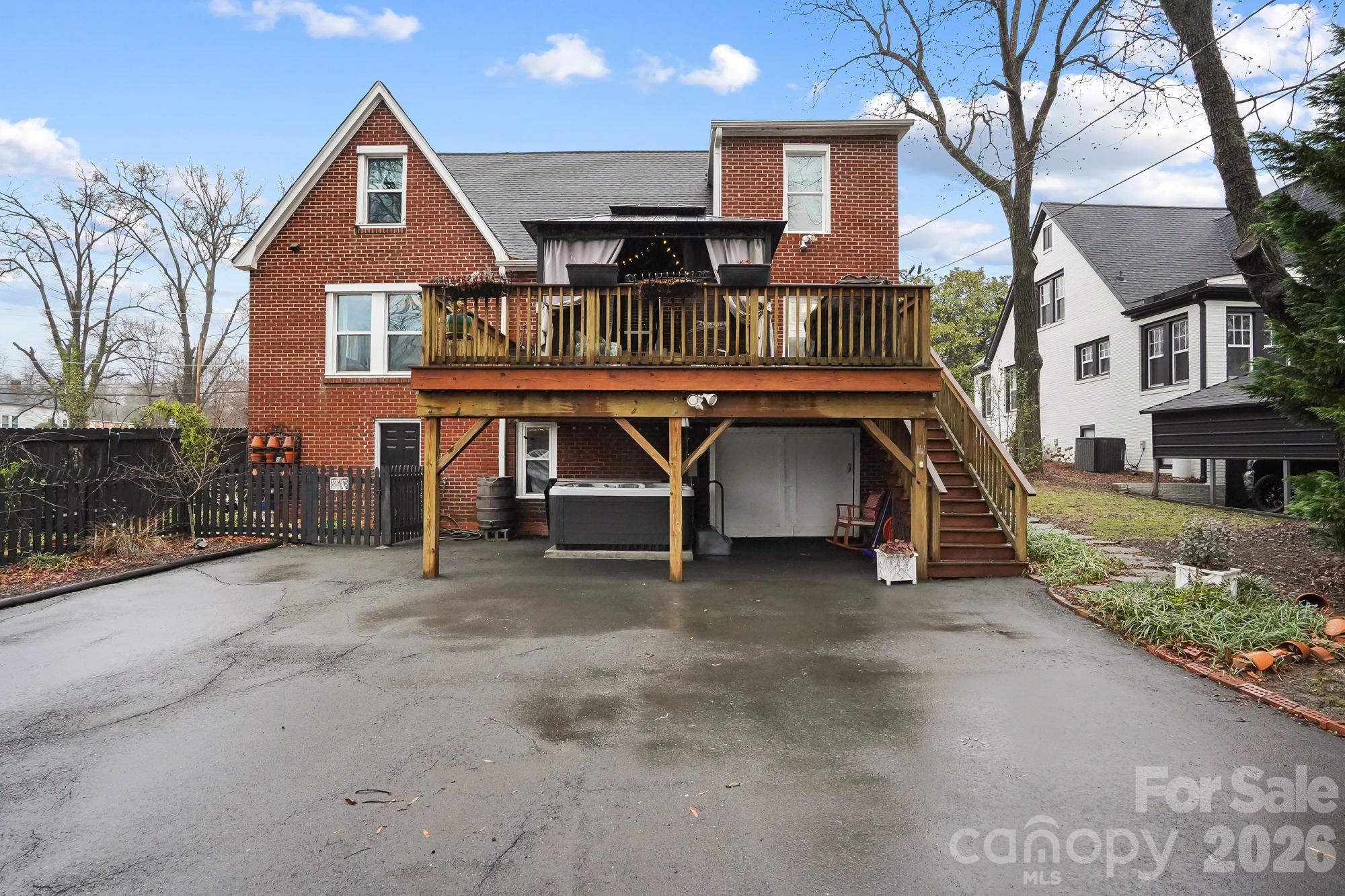 514 Jackson Park Road Kannapolis, NC 28083 - Photo 2 of 48 a front view of a house with balcony