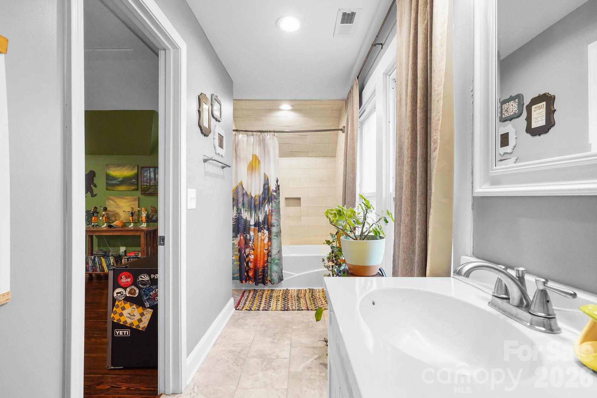 514 Jackson Park Road Kannapolis, NC 28083 - Photo 29 of 48 a spacious bathroom with a tub and shower