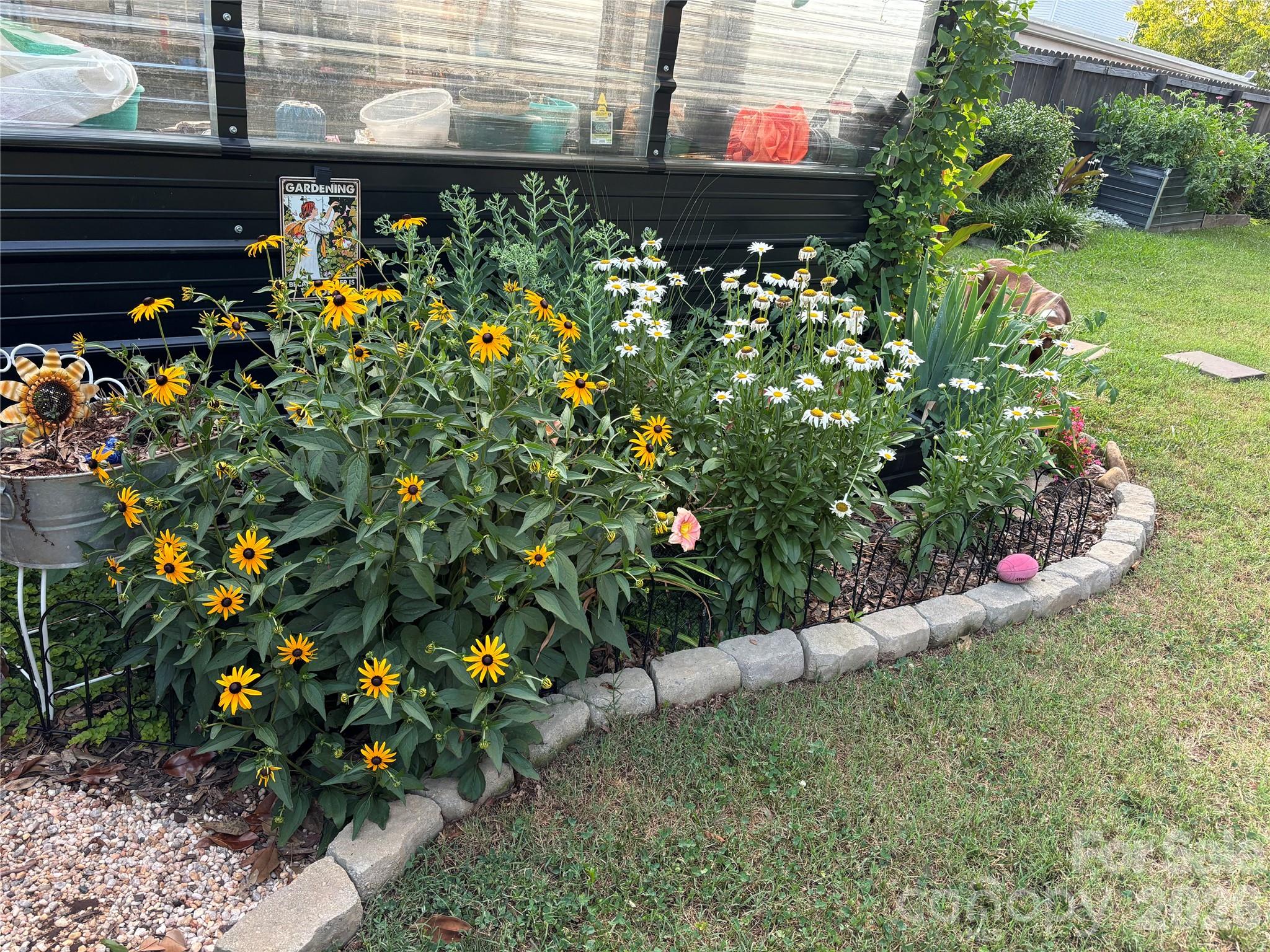 514 Jackson Park Road Kannapolis, NC 28083 - Photo 46 of 48 a view of a bunch of flowers