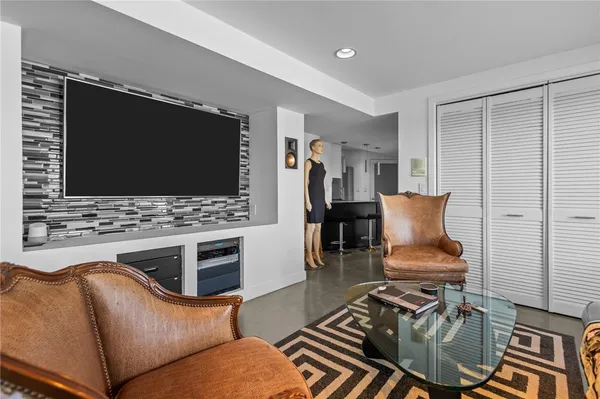 $895,000 | 43 Highland Avenue, Warwick, RI 02886