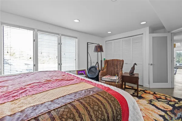 $895,000 | 43 Highland Avenue, Warwick, RI 02886