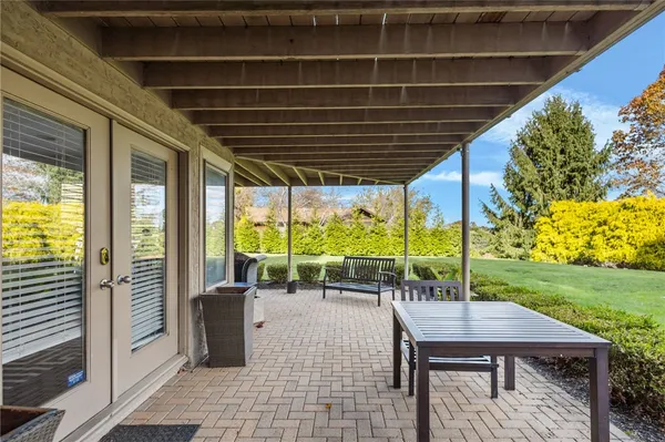 $895,000 | 43 Highland Avenue, Warwick, RI 02886