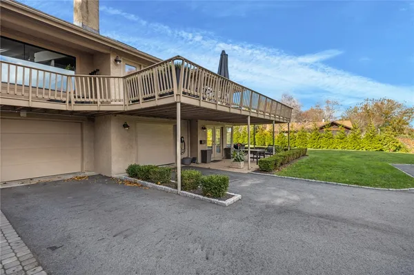 $895,000 | 43 Highland Avenue, Warwick, RI 02886