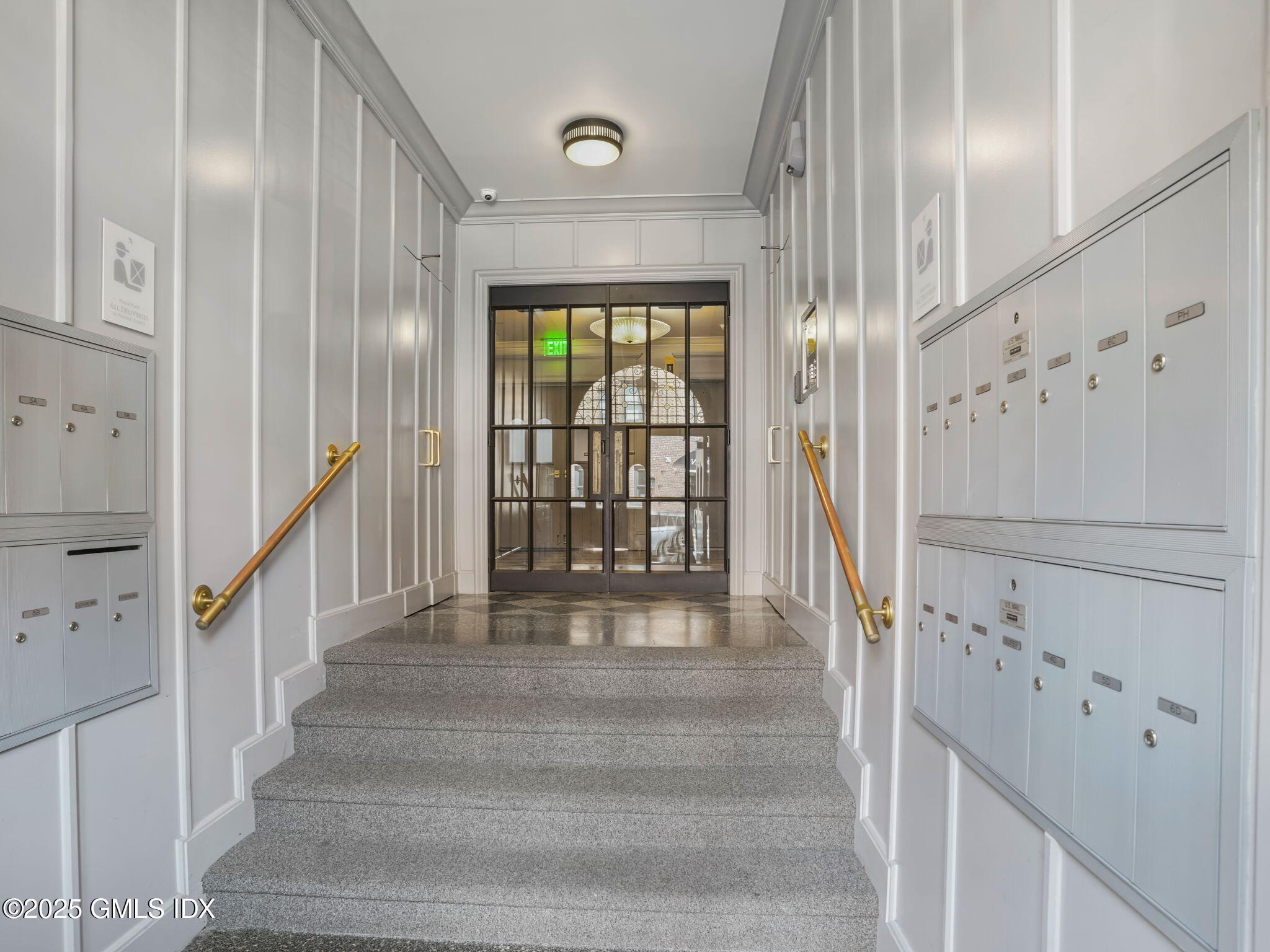 4 Lafayette Court, Unit 1C Greenwich, CT 06830 - Photo 14 of 17 21-web-or-mls-4-lafayette-ct-unit-1c