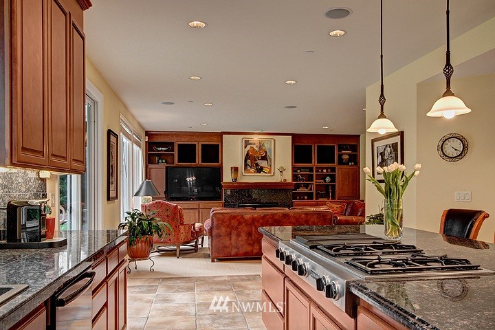 11505 Upper Preston Road Southeast Issaquah, WA 98027 - Photo 4 of 25 Gallery Image 4