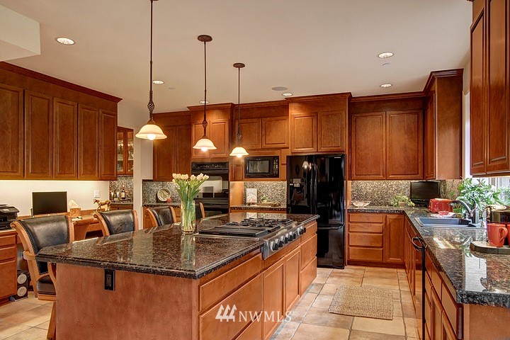 11505 Upper Preston Road Southeast Issaquah, WA 98027 - Photo 5 of 25 Gallery Image 5