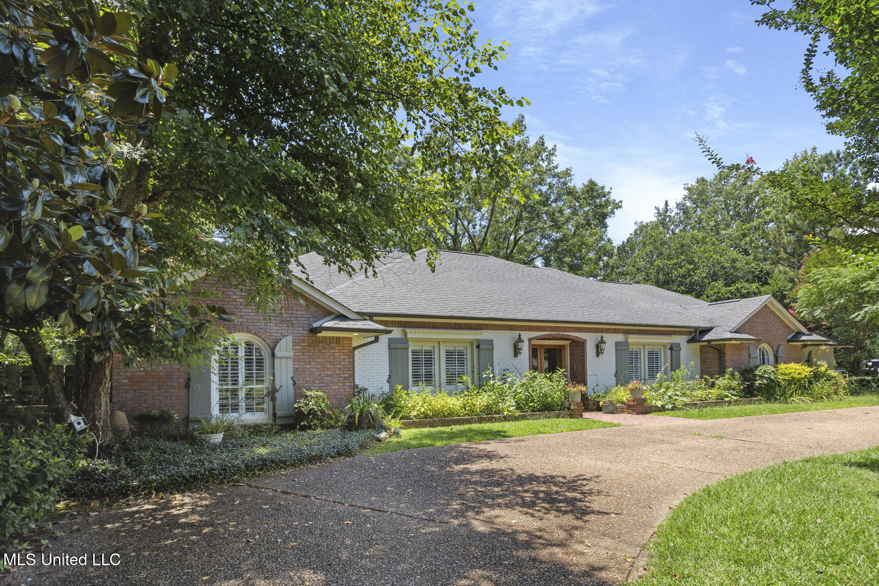 127 Winged Foot Circle Jackson, MS 39211 - Photo 4 of 59 127 Winged Foot Circle-41