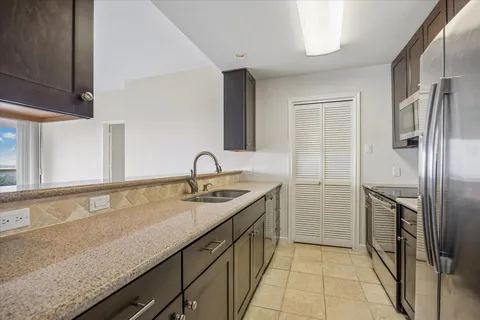 $499,900 | 1701 Hermann Drive, Unit 17D, Houston, TX 77004