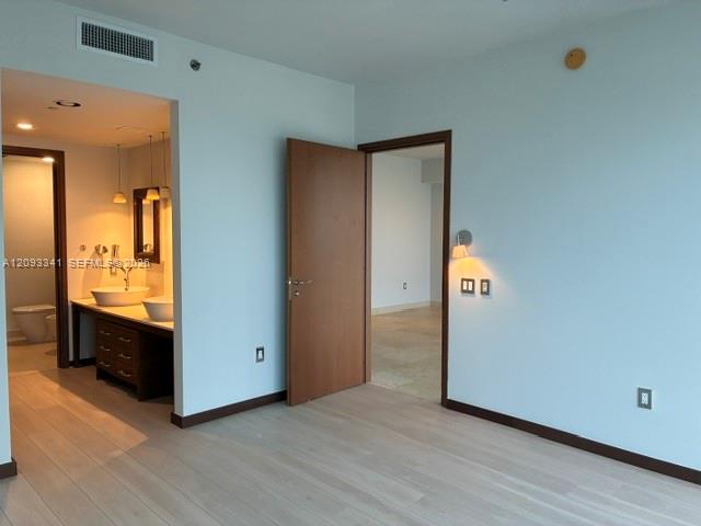450 Alton Road, Unit 1608 Miami Beach, FL 33139 - Photo 9 of 11 Gallery Image 9