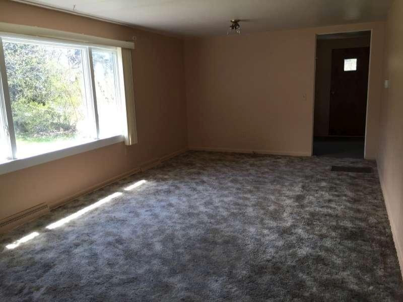 5738 West Johnson Road Ludington, MI 49431 - Photo 6 of 12 Living Room