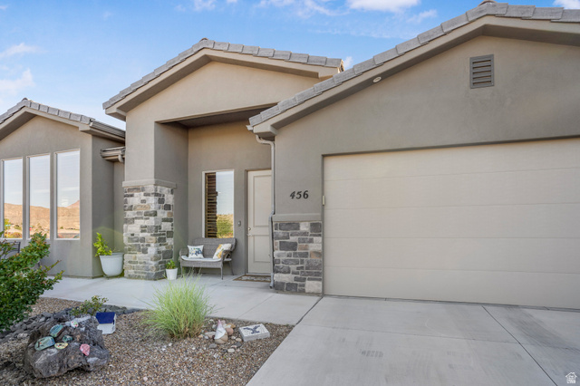 456 South Subway Hurricane, UT 84737 - Photo 4 of 46 Love the large picture windows, natural light, beautiful home.