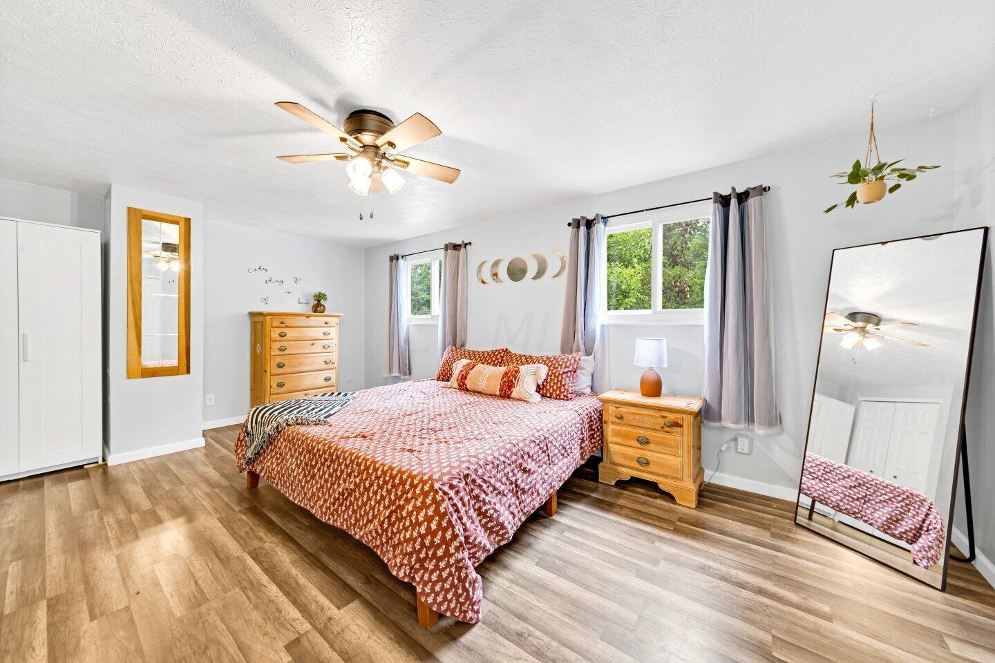 1868 Brookfield Road Columbus, OH 43229 - Photo 15 of 34 Large primary suite