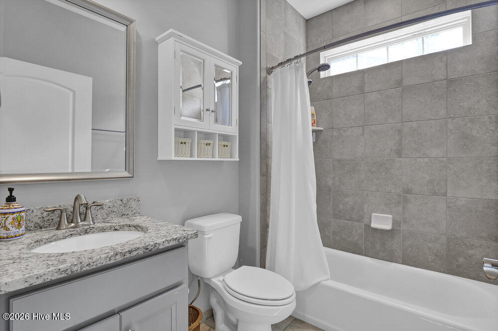 697 Jenoa Loop Castle Hayne, NC 28429 - Photo 22 of 54 Bathroom 2