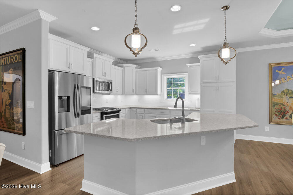 697 Jenoa Loop Castle Hayne, NC 28429 - Photo 7 of 54 Kitchen