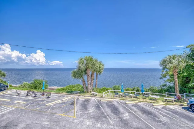 $149,900 | 600 Scenic Highway, Unit 202, Pensacola, FL 32503