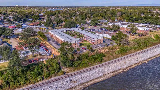 $149,900 | 600 Scenic Highway, Unit 202, Pensacola, FL 32503