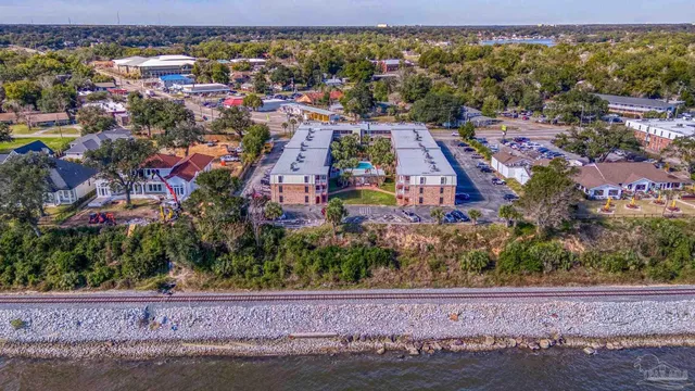 $149,900 | 600 Scenic Highway, Unit 202, Pensacola, FL 32503