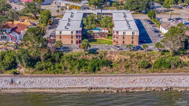 $149,900 | 600 Scenic Highway, Unit 202, Pensacola, FL 32503